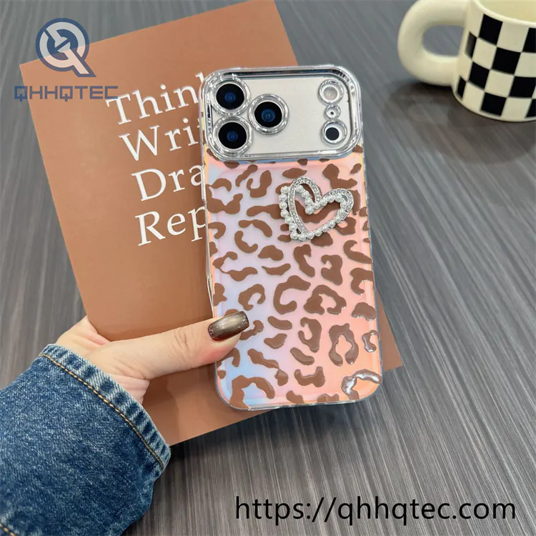 gradient leopard print heart case