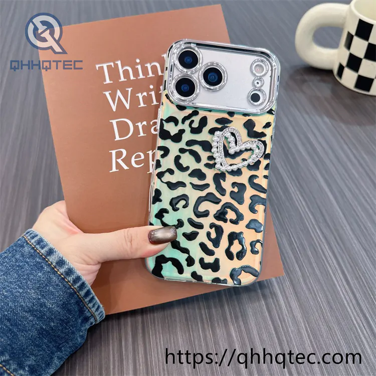 gradient leopard print heart case